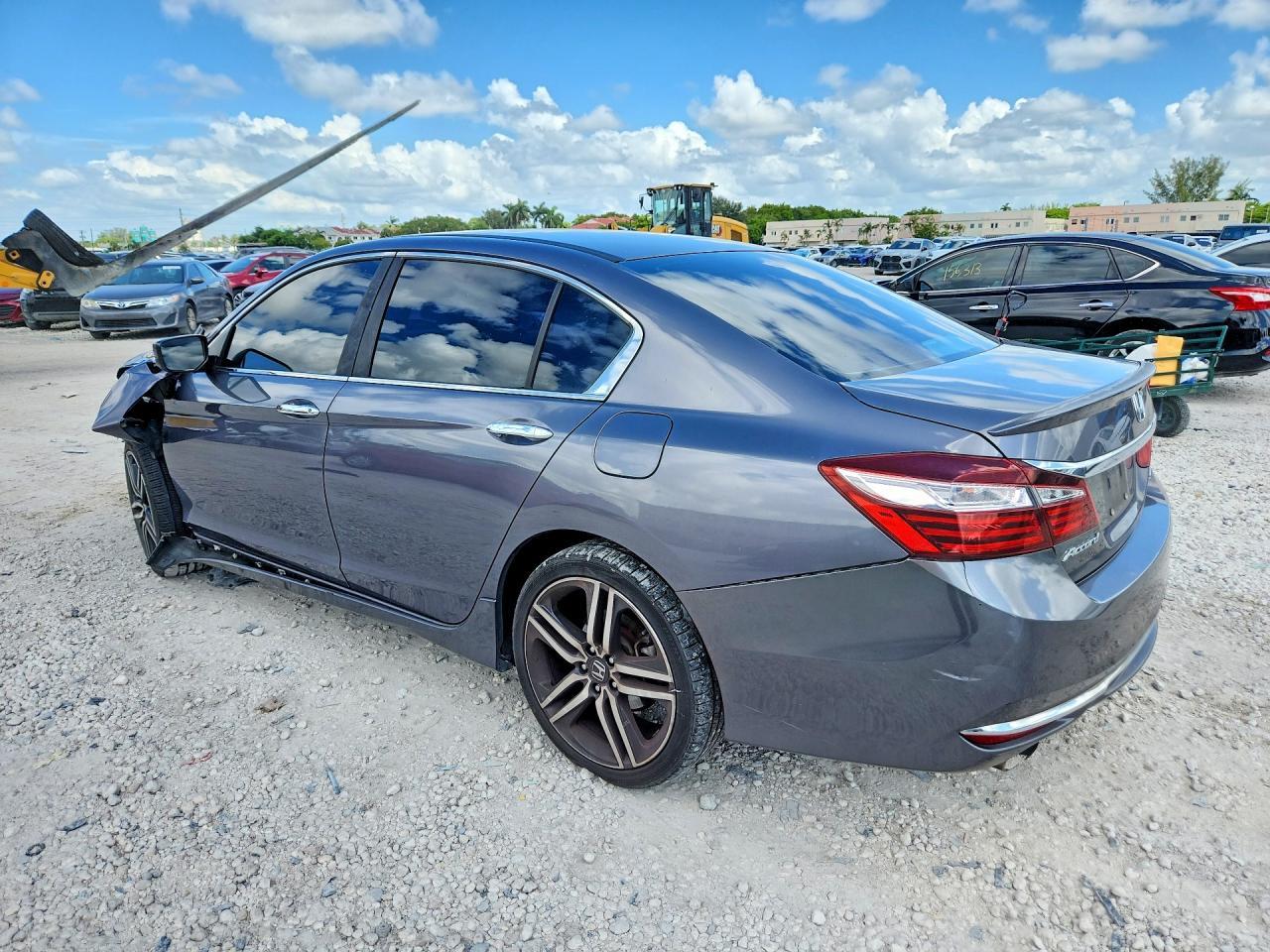 2017 Honda Accord Sport - Фото 2