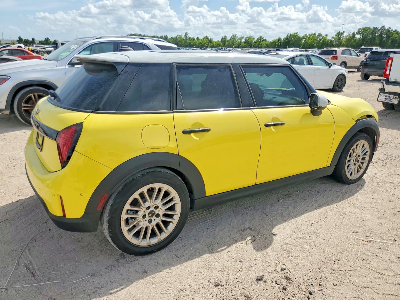 2025 Mini Cooper S - Фото 3