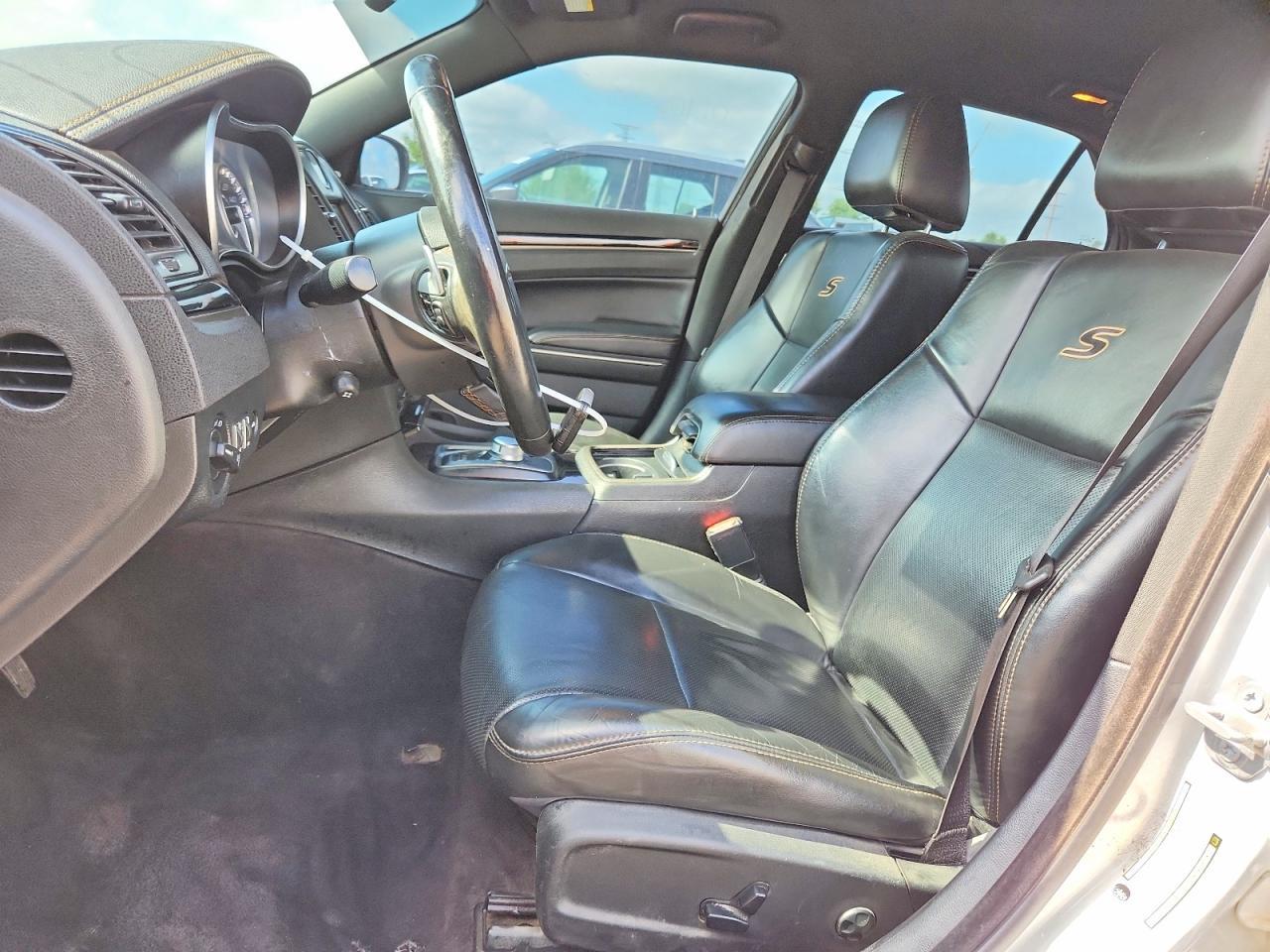 2018 Chrysler 300 S - Image 7