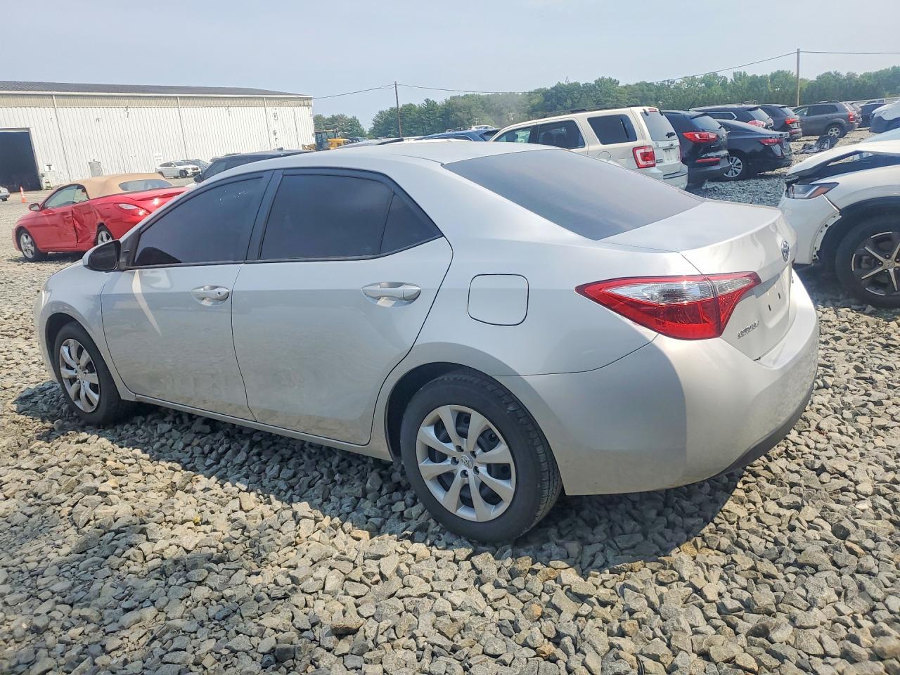 2015 Toyota Corolla Le - Фото 2