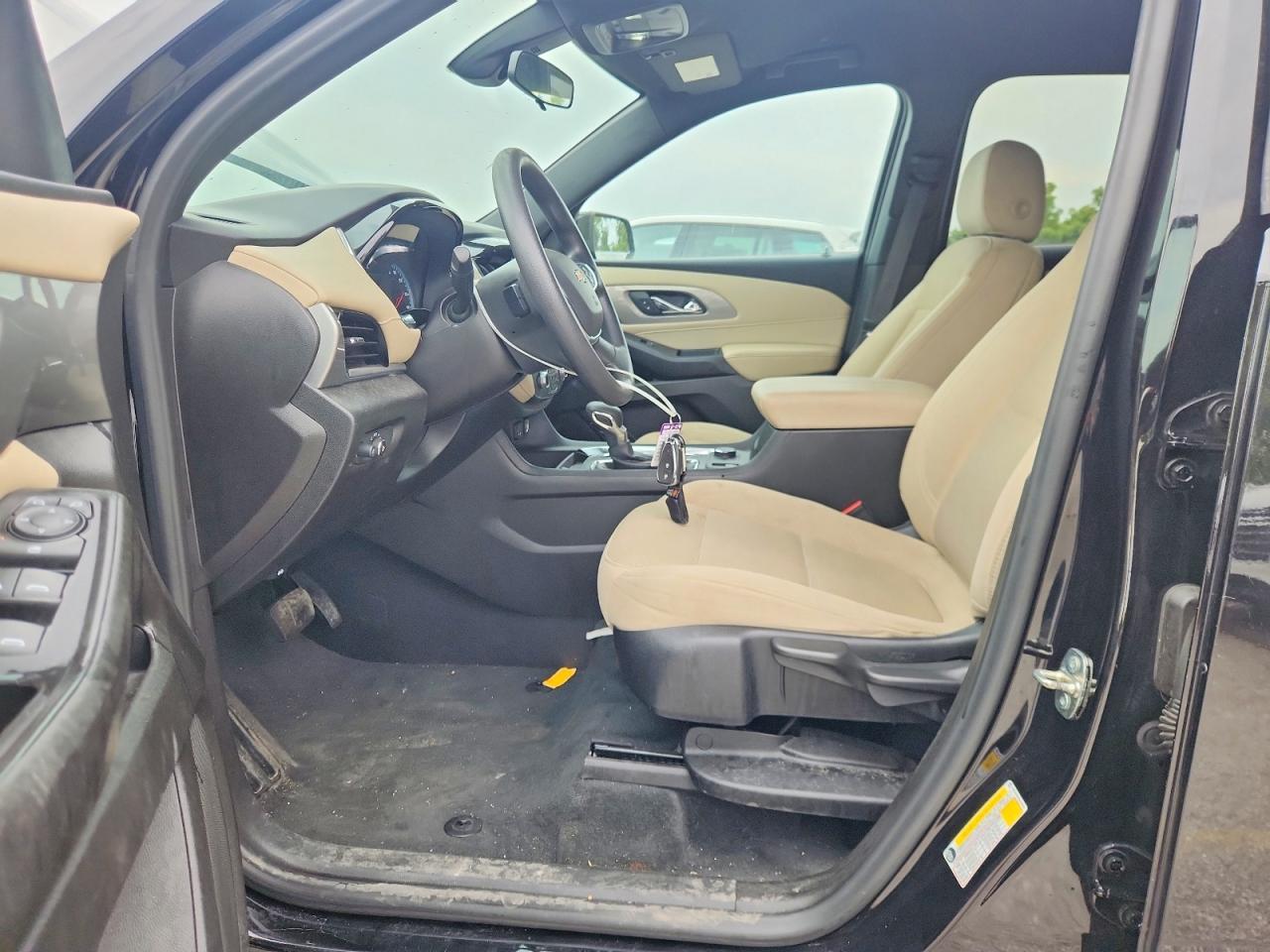 2022 Chevrolet Traverse Ls - Image 7