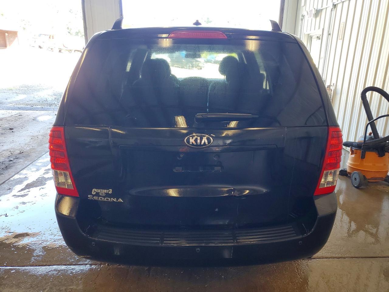 2014 Kia Sedona Lx - Image 6