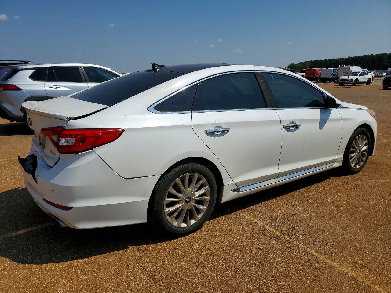 2015 Hyundai Sonata - Image 3