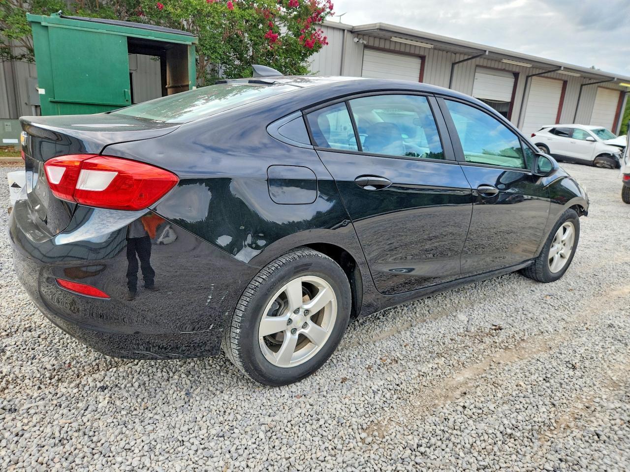 2017 Chevrolet Cruze Ls - Фото 3