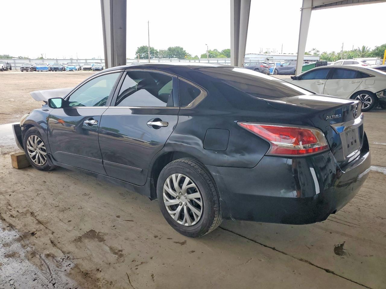 2015 Nissan Altima 2.5 S - Фото 2