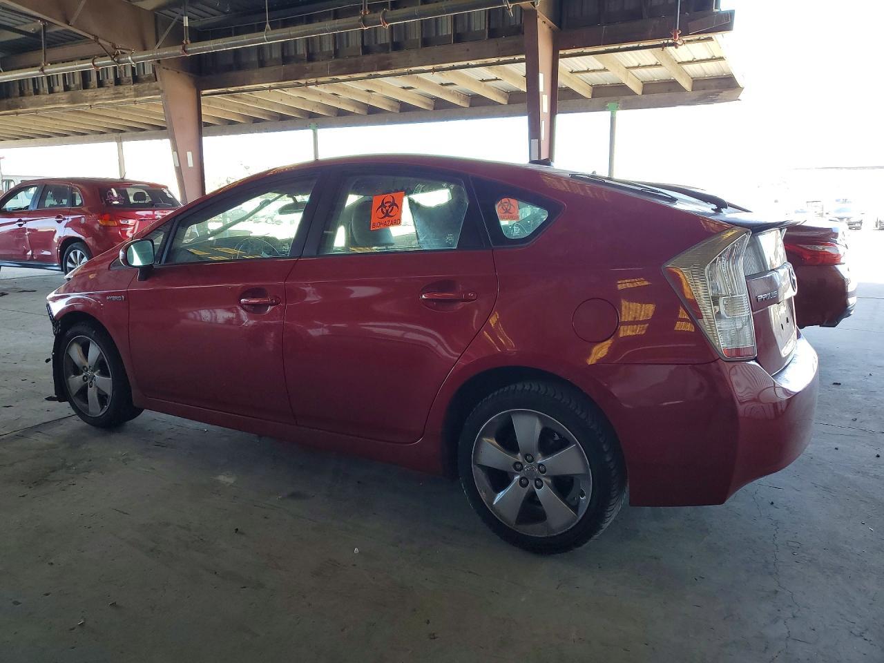 2010 Toyota Prius V - Image 2