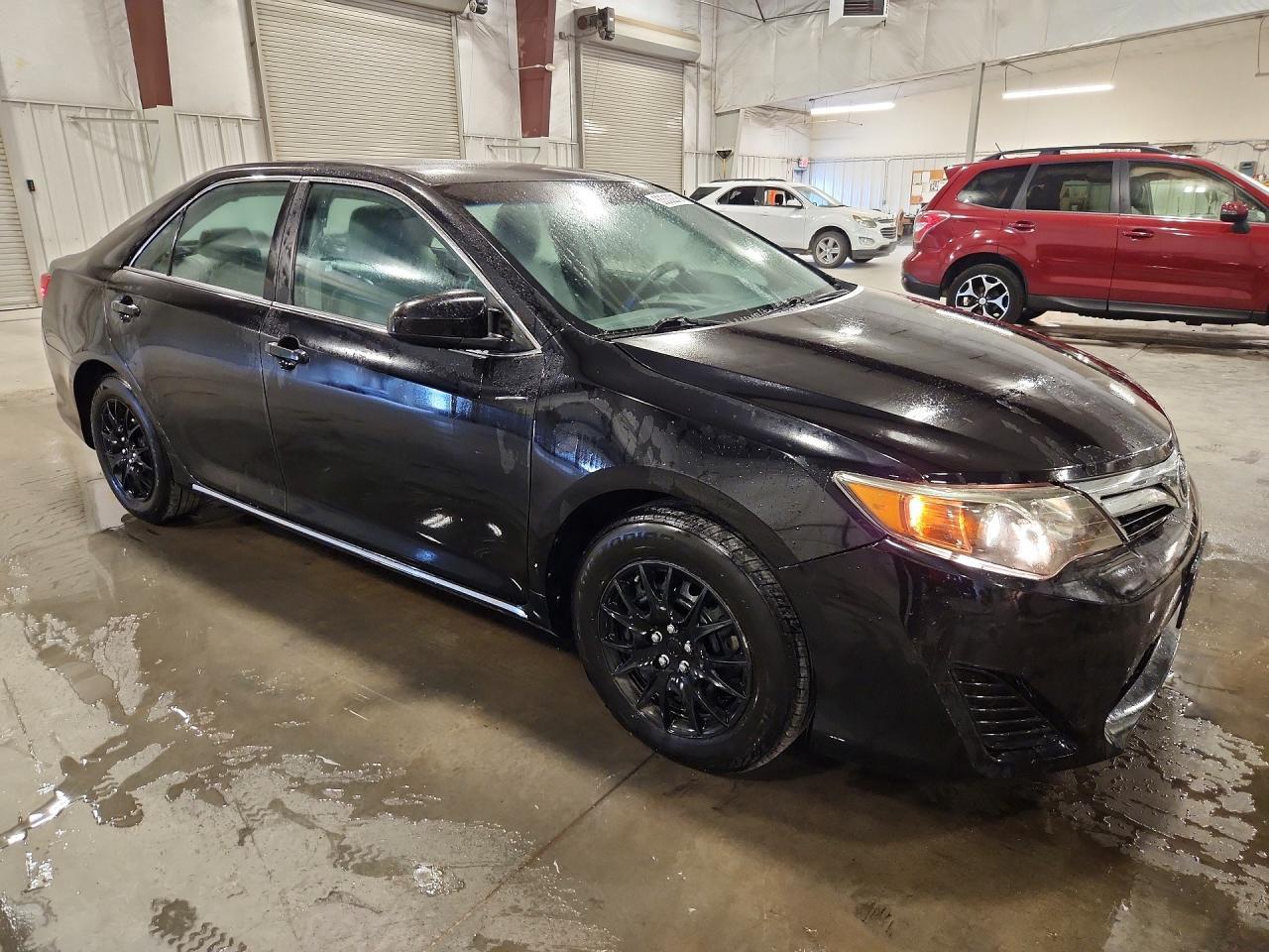 2014 Toyota Camry Le - Фото 4