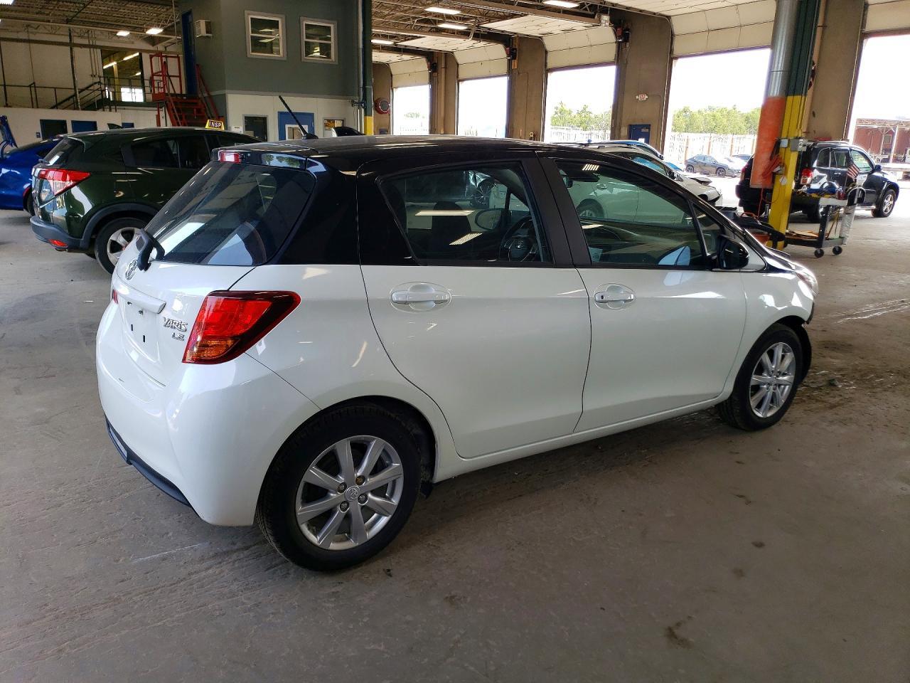 2017 Toyota Yaris 5-Door Le - Фото 3