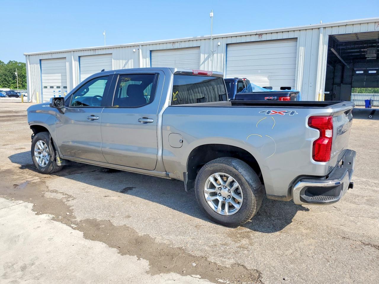 2023 Chevrolet Silverado K1500 Lt - Фото 2