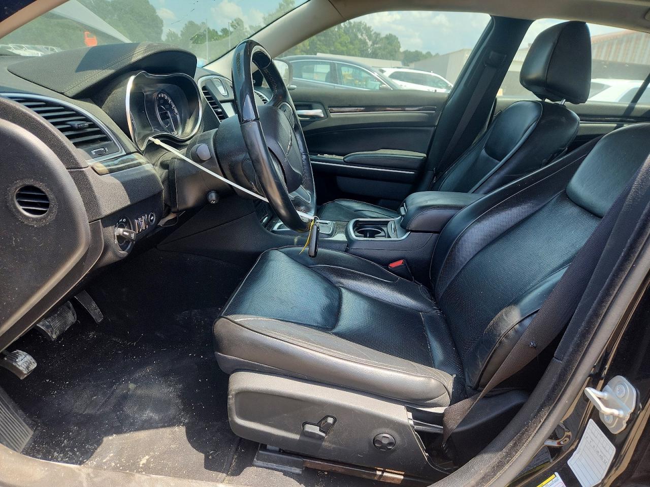 2020 Chrysler 300 Limited - Image 7
