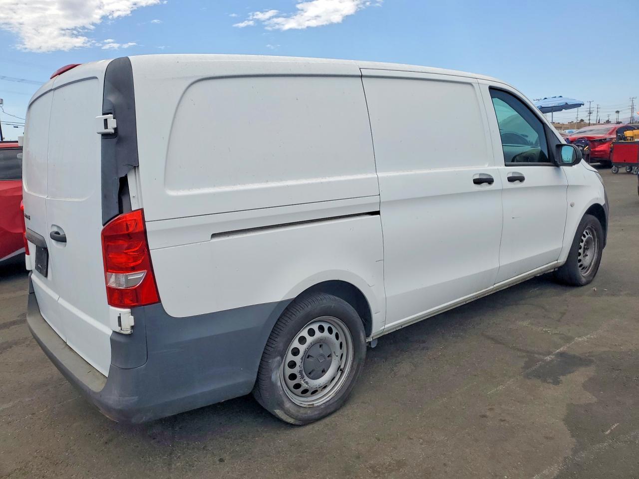 2017 Mercedes-Benz Metris - Фото 3