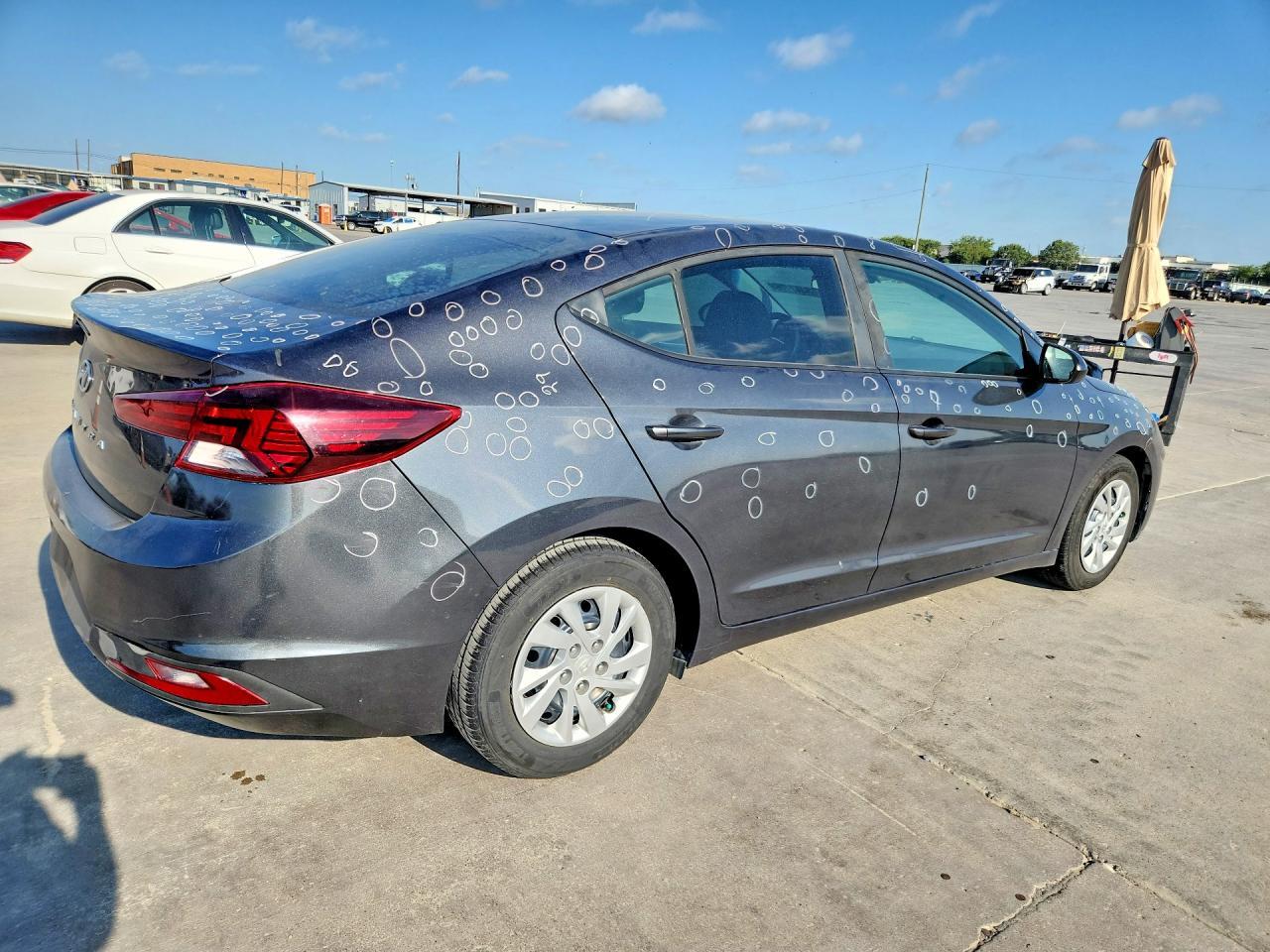 2020 Hyundai Elantra Se - Image 3