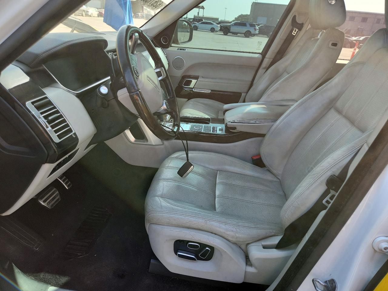2015 Land Rover Range Rover Supercharged - Image 7