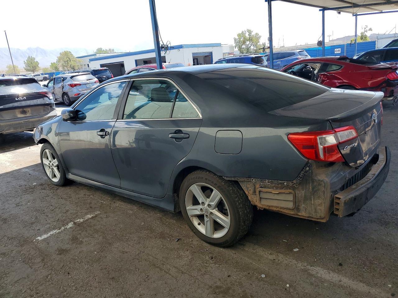 2012 Toyota Camry Se - Фото 2