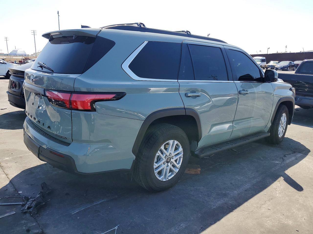 2025 Toyota Sequoia Sr5 - Фото 3