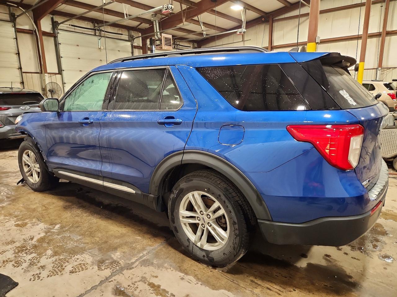 2021 Ford Explorer Xlt - Фото 2