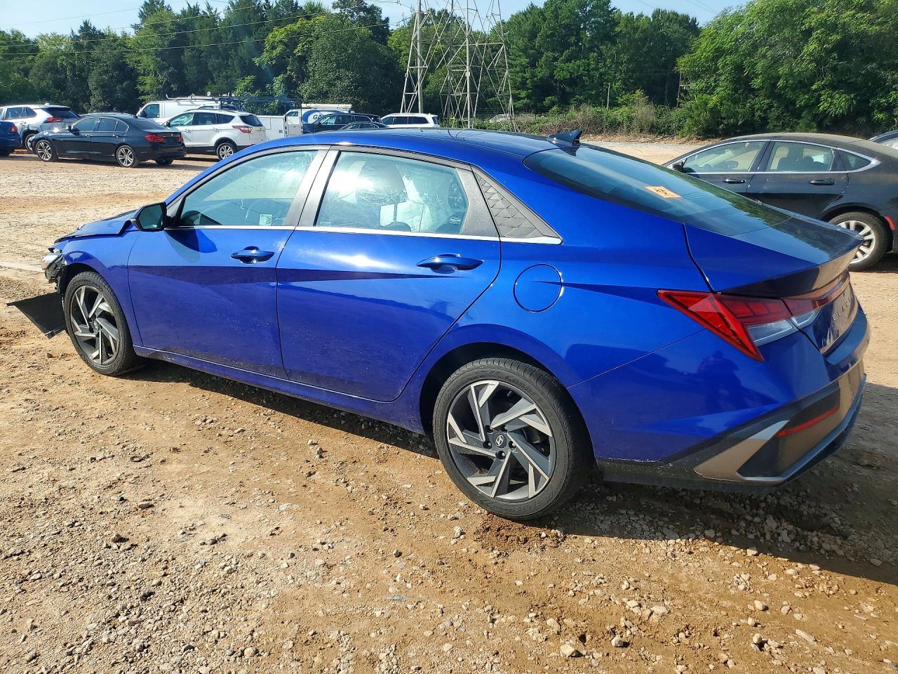2025 Hyundai Elantra Limited - Фото 2