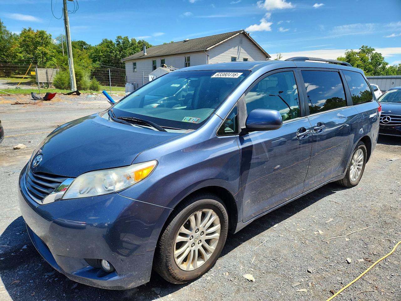 2013 Toyota Sienna Xle 8-Passenger