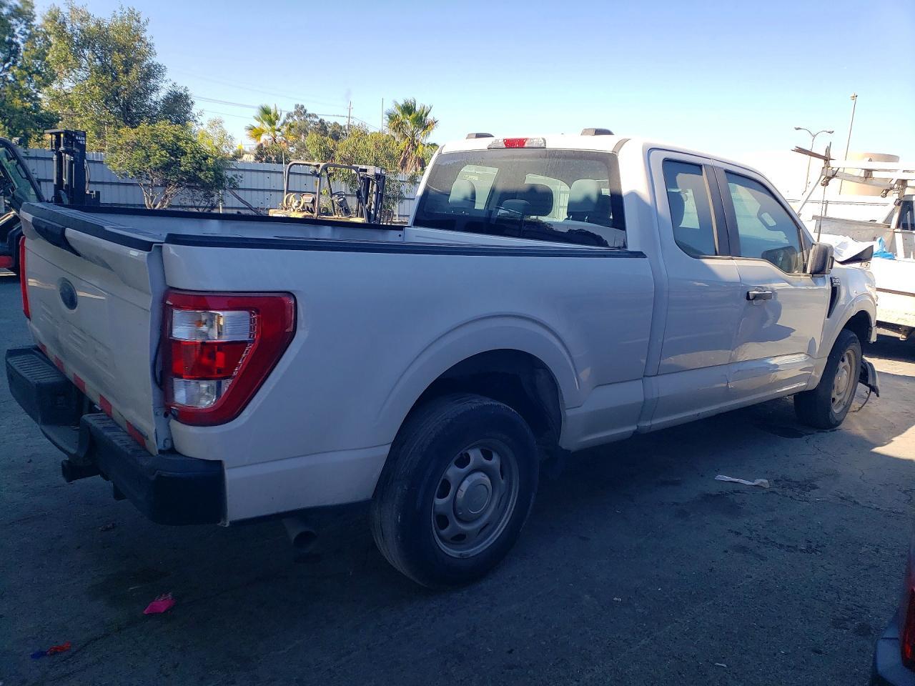 2022 Ford F150 - Фото 3