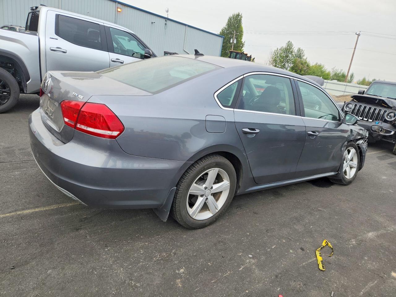 2012 Volkswagen Passat Se - Image 3