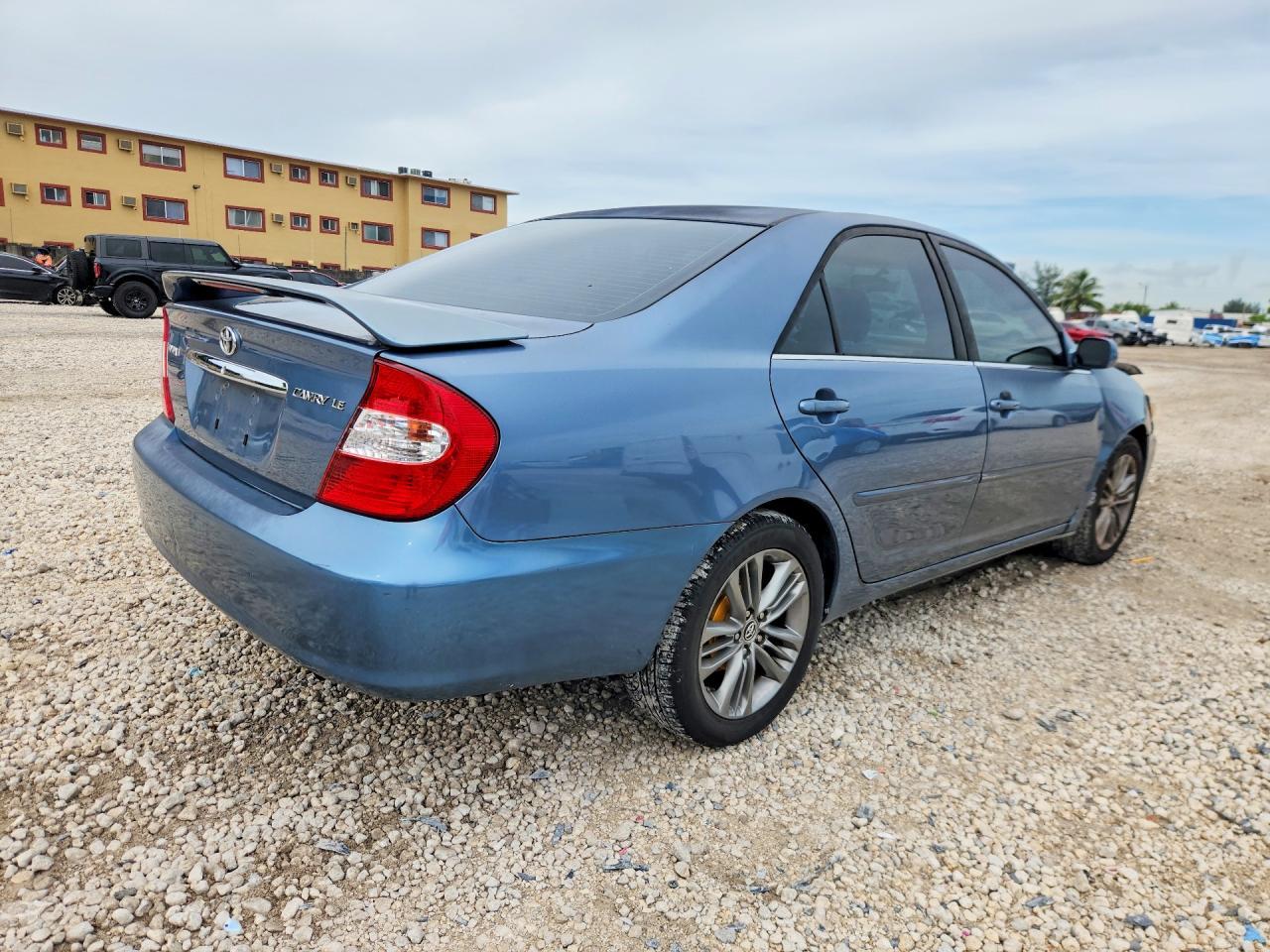2003 Toyota Camry Le - Фото 3