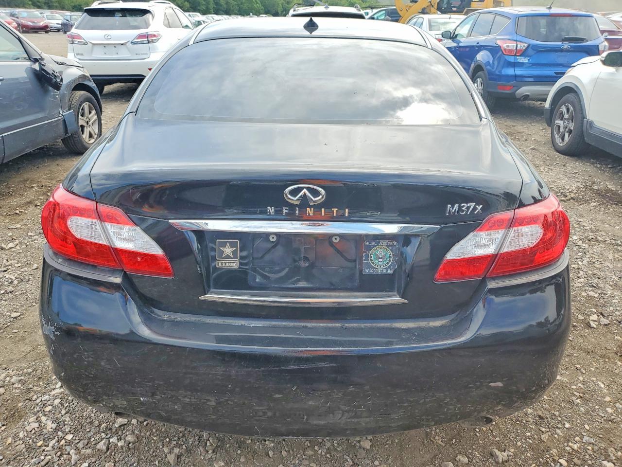 2011 Infiniti M37 X - Фото 6