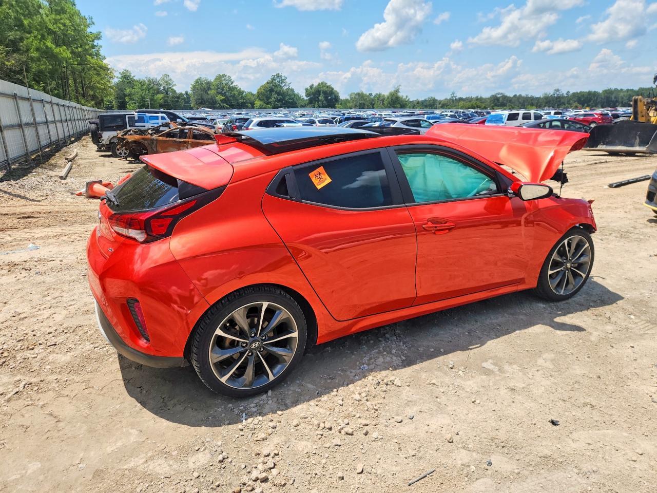 2019 Hyundai Veloster 2.0L Premium - Image 3