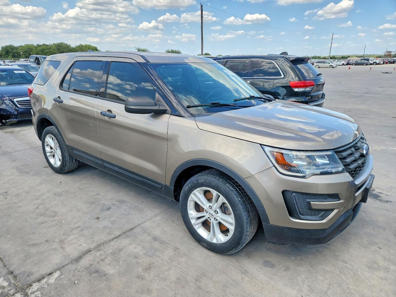2019 Ford Explorer Police Interceptor - Image 4