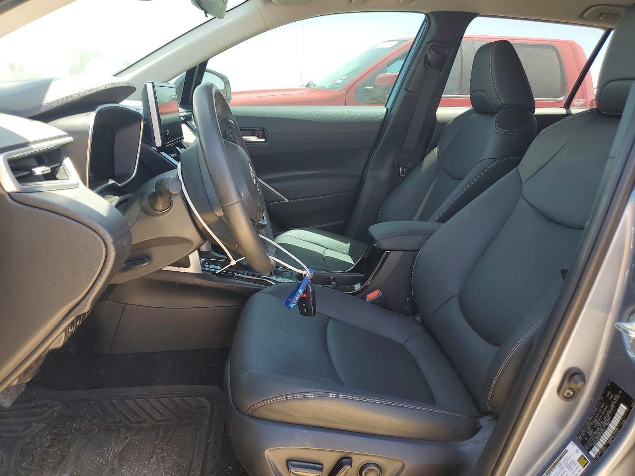2024 Toyota Corolla Cross Xle - Image 7