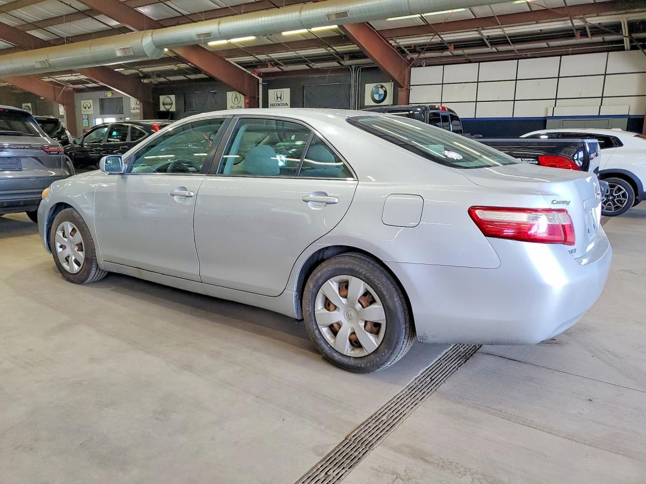 2007 Toyota Camry Le - Image 2