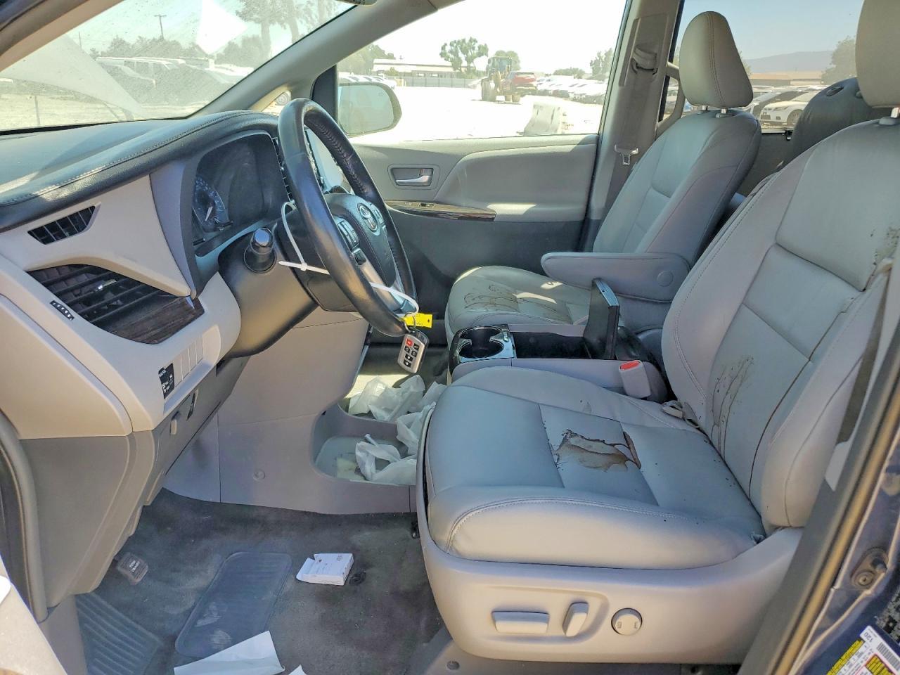 2018 Toyota Sienna Xle 8-Passenger - Фото 7