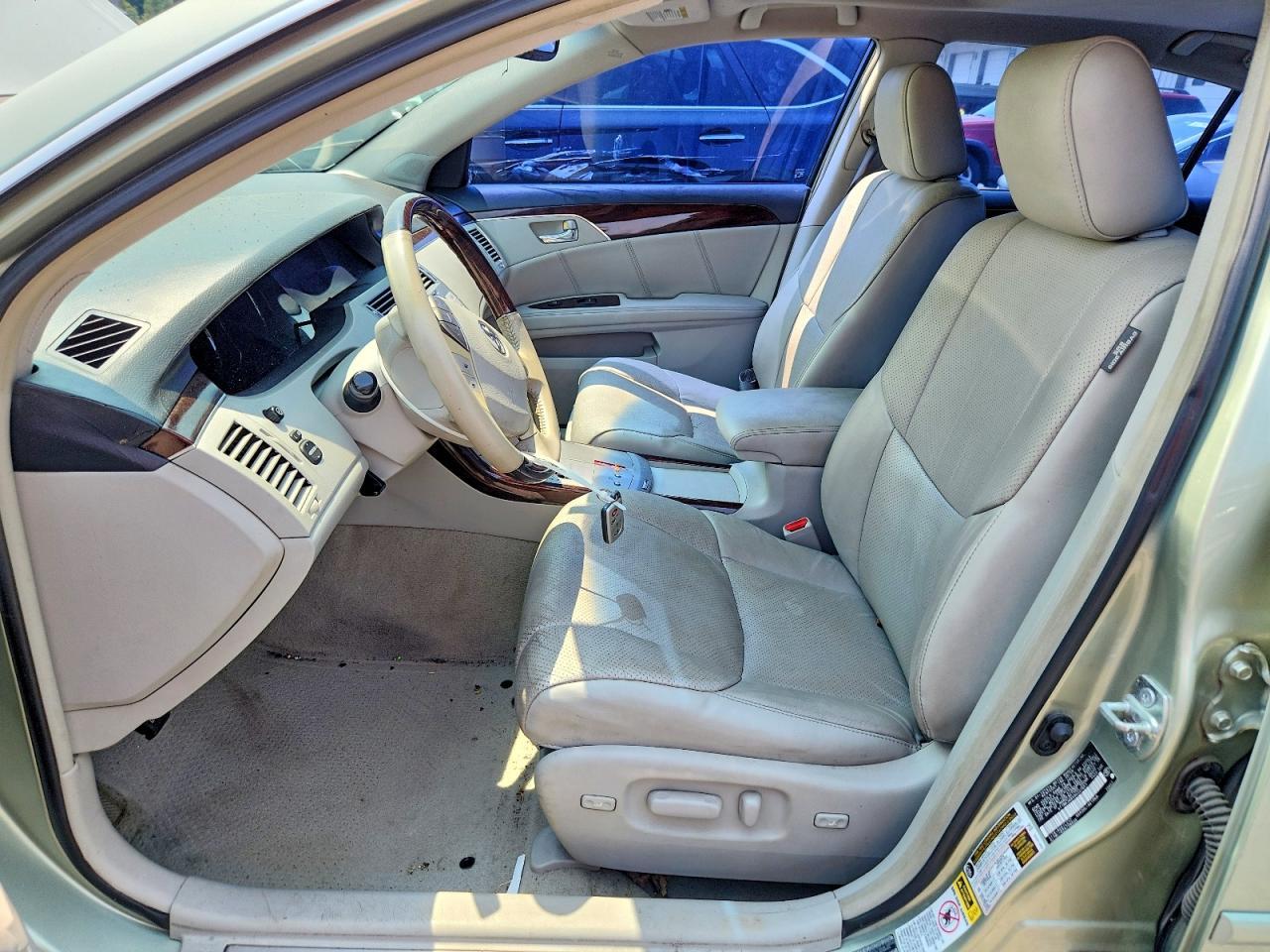 2009 Toyota Avalon Limited - Image 7