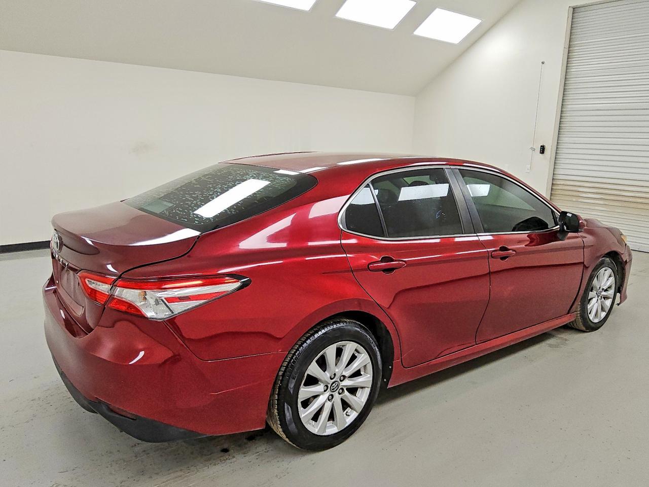 2018 Toyota Camry Le - Image 3