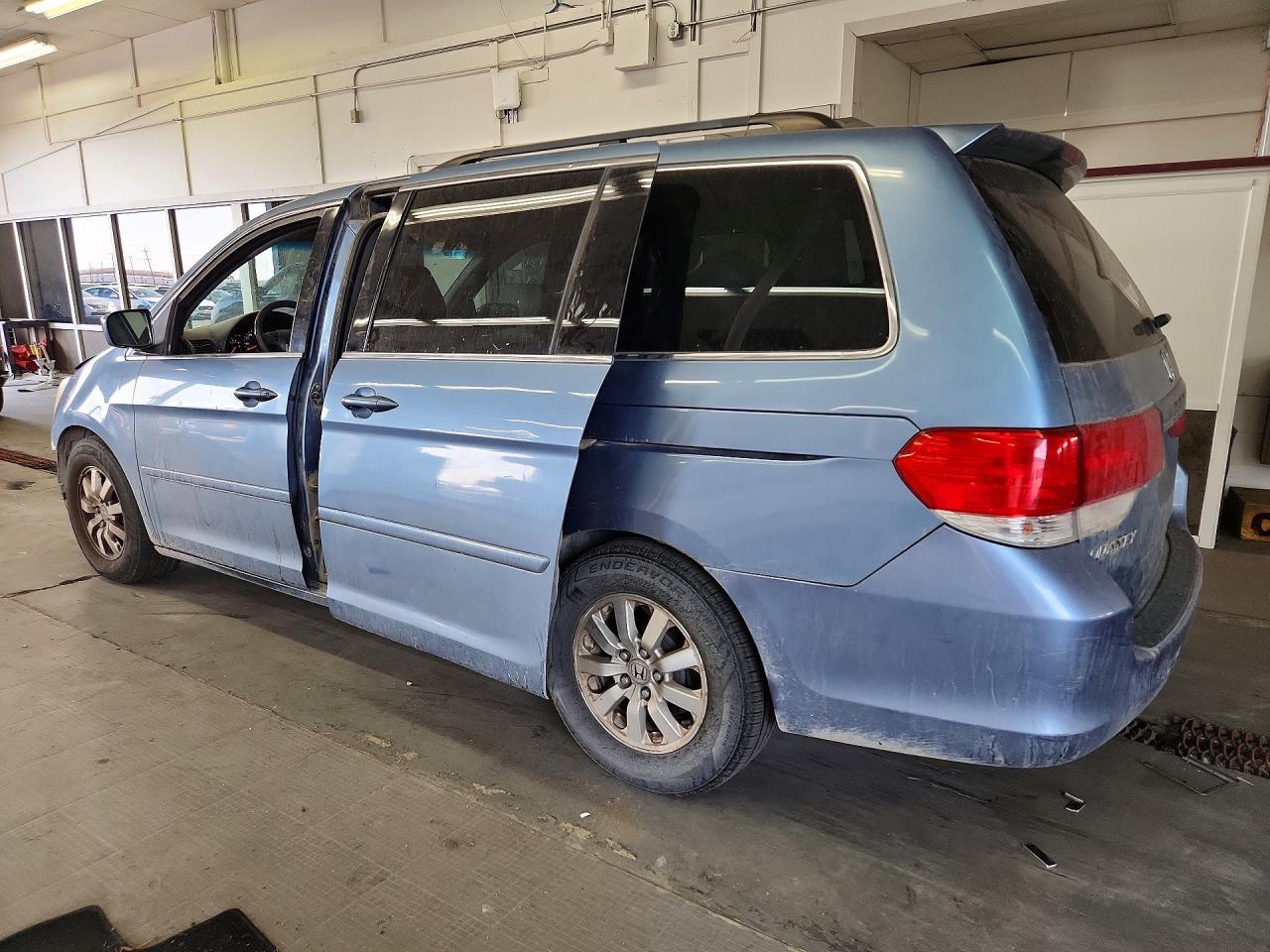 2010 Honda Odyssey Ex - Image 2