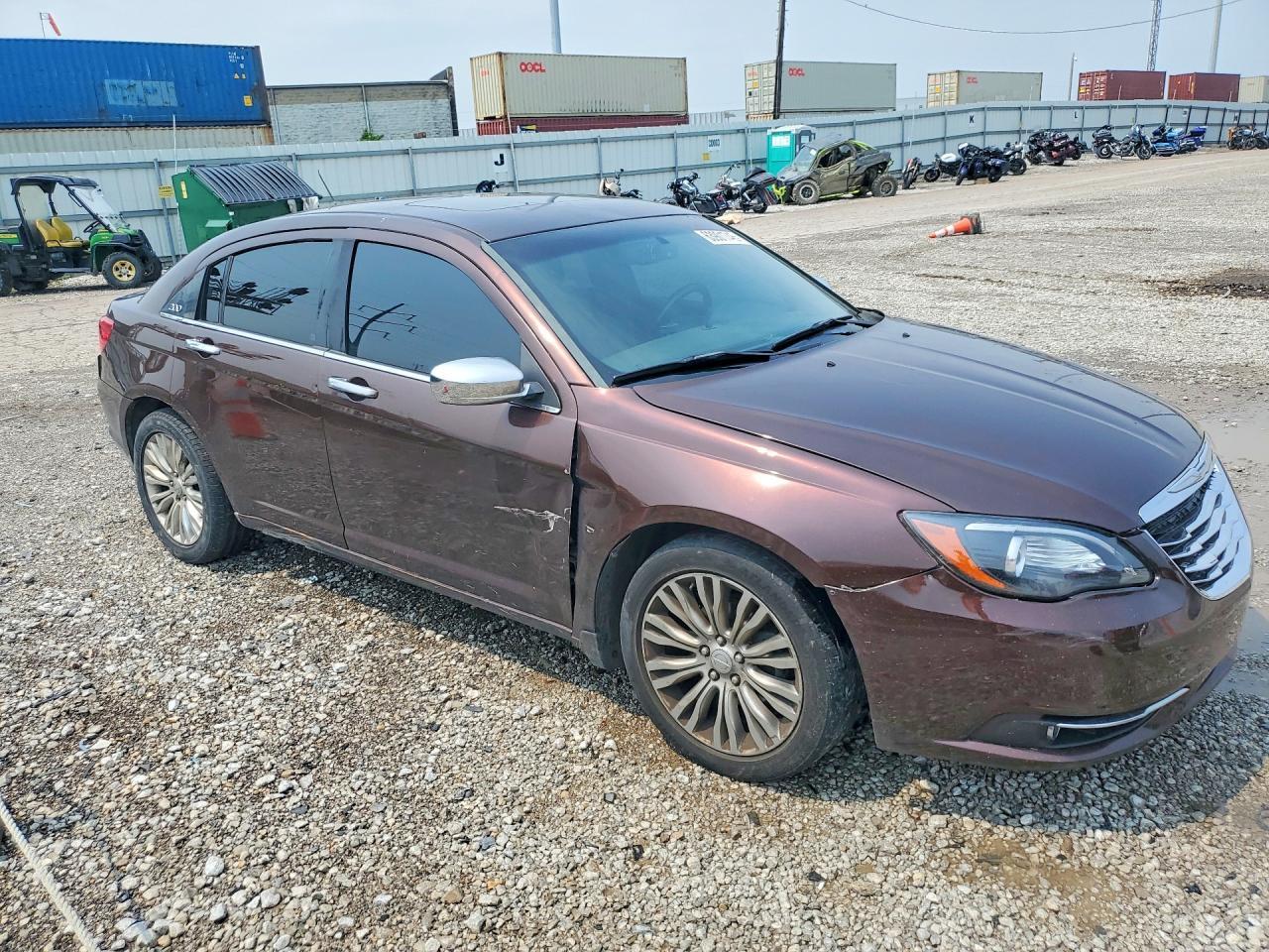 2013 Chrysler 200 Limited - Фото 4
