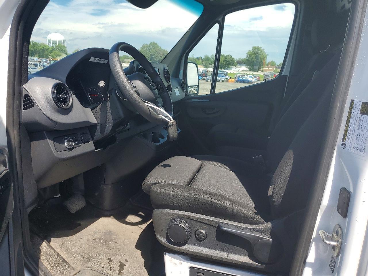 2024 Mercedes-Benz Sprinter 2500 Delivery Van - Фото 7