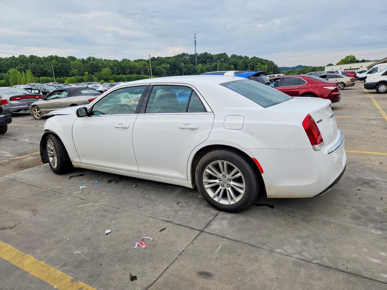 2019 Chrysler 300 Touring - Image 2