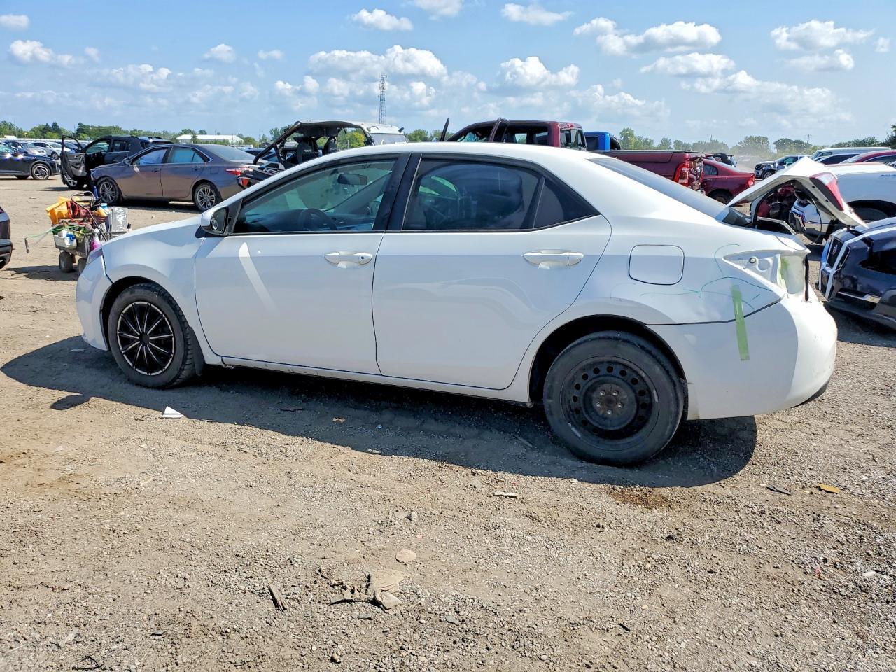 2015 Toyota Corolla L - Фото 2