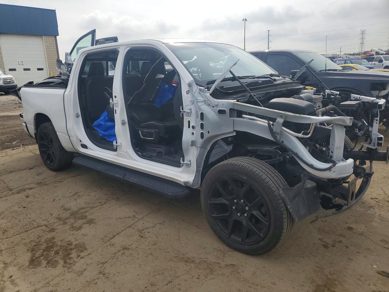 2023 Ram 1500 Laramie - Фото 4