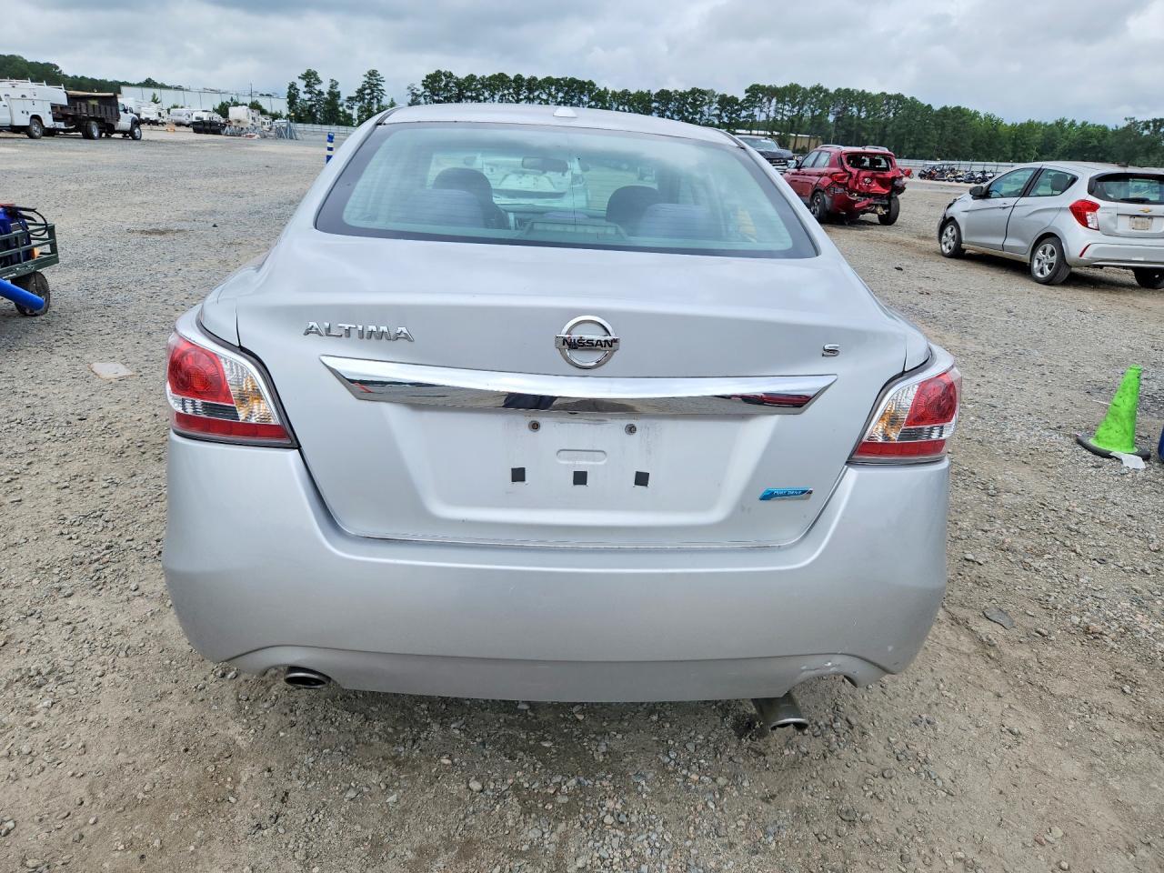 2014 Nissan Altima 2.5 S - Image 6