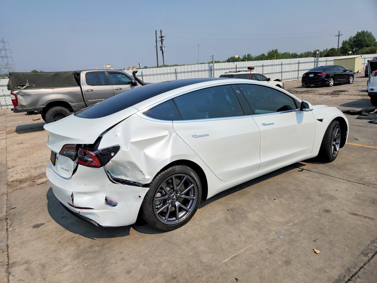 2020 Tesla Model 3 - Фото 3