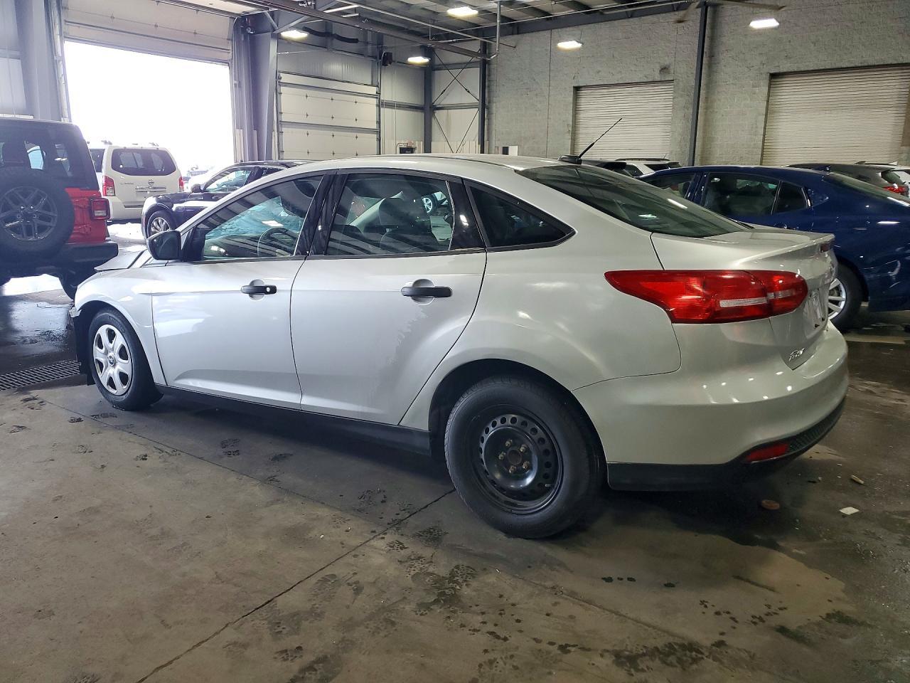 2016 Ford Focus S - Фото 2