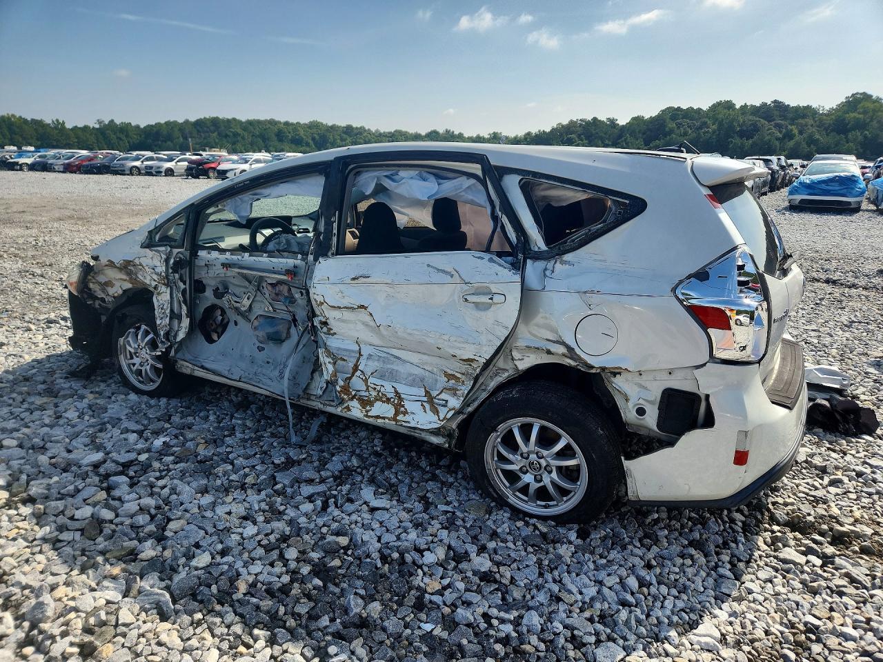 2017 Toyota Prius V Three - Фото 2