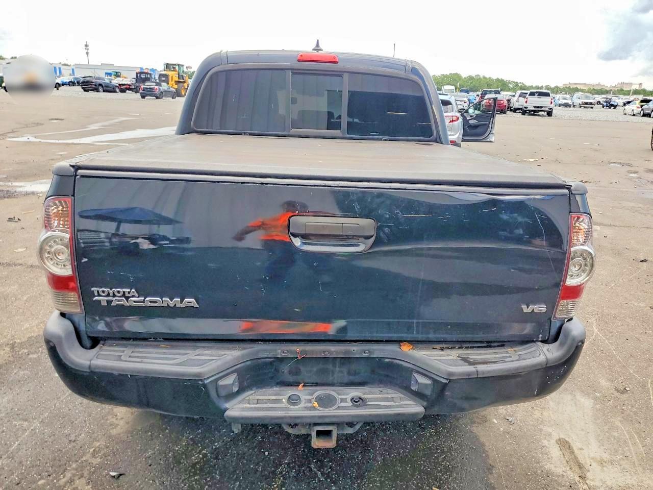 2015 Toyota Tacoma V6 - Фото 6