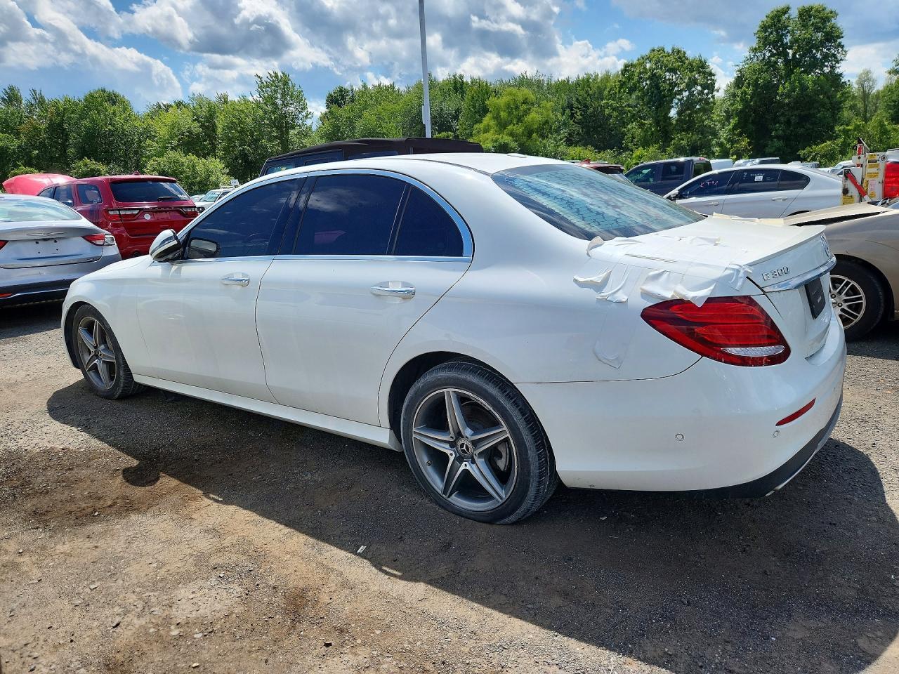 2017 Mercedes-Benz E 300 4Matic - Фото 2