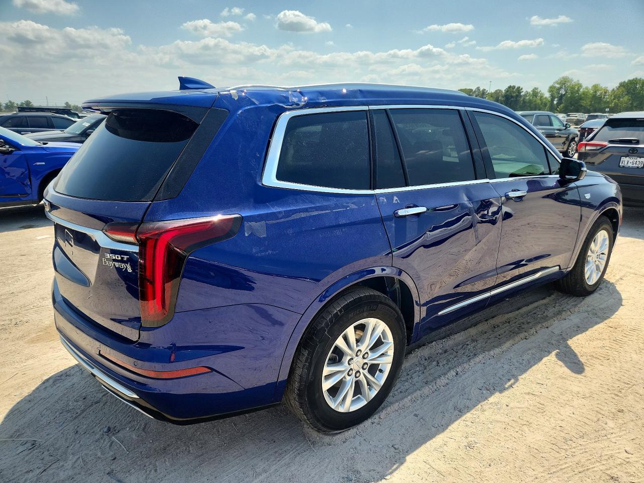 2024 Cadillac Xt6 Luxury - Image 4
