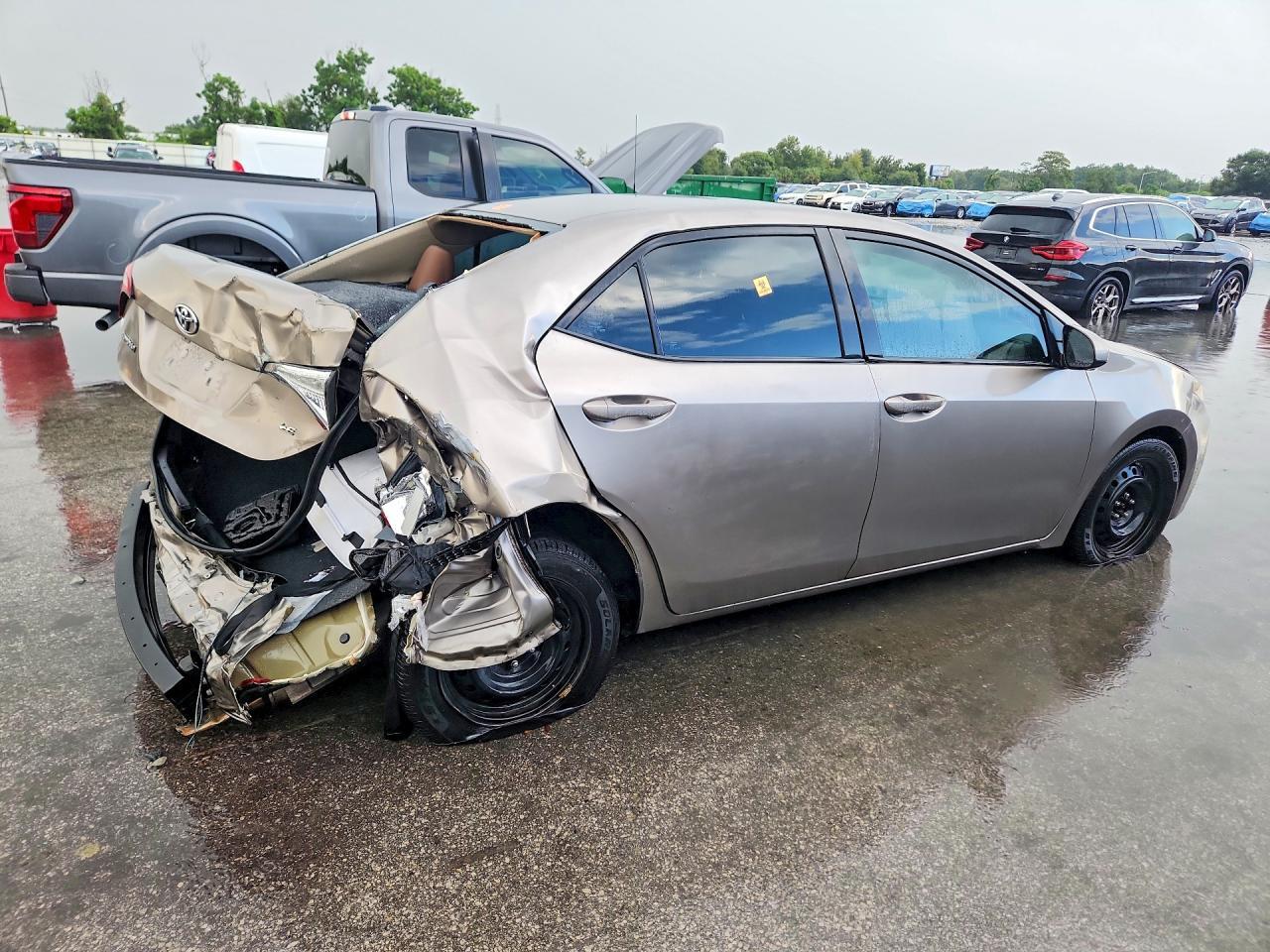 2016 Toyota Corolla Le - Image 3