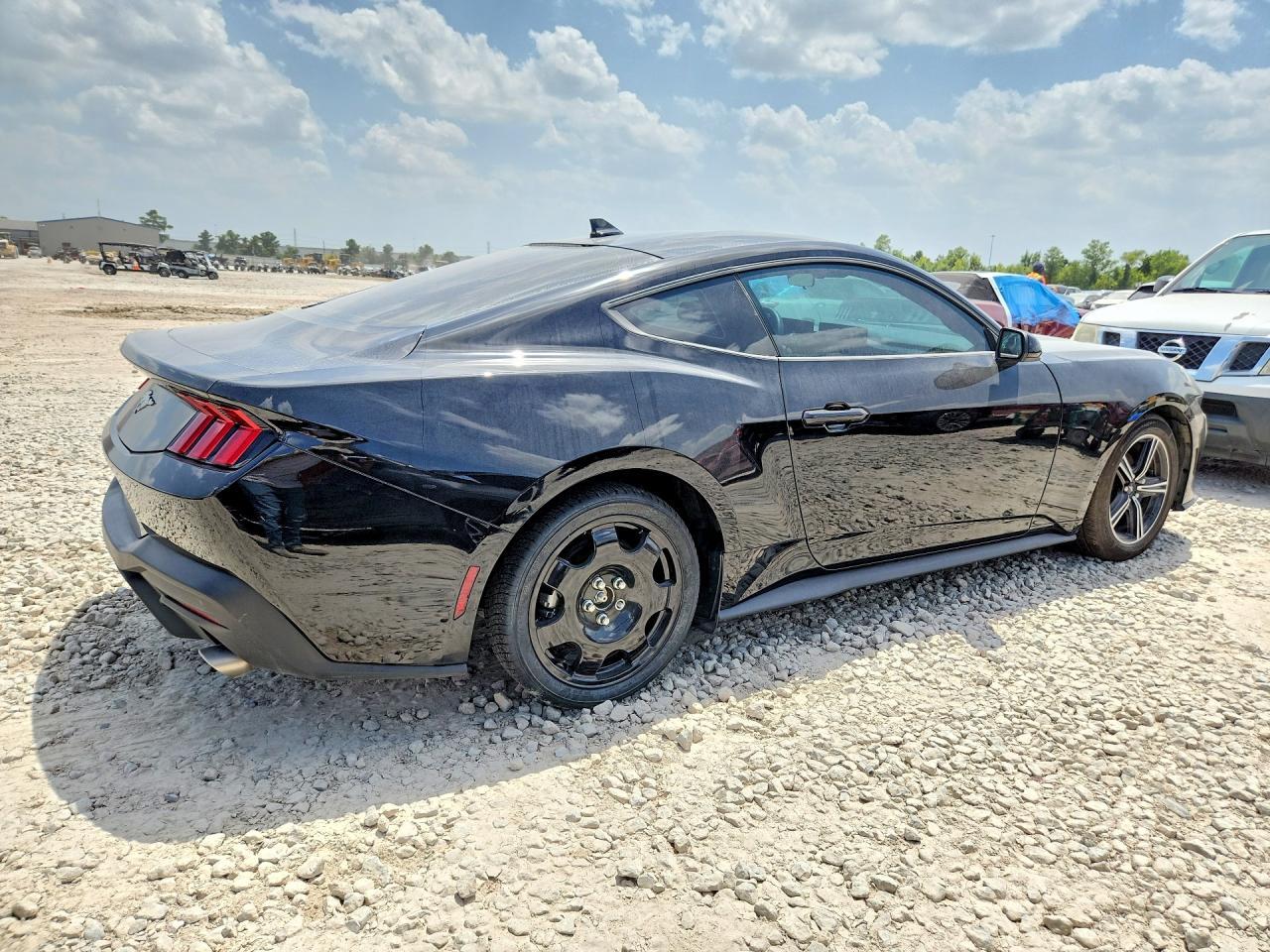 2025 Ford Mustang I4 - Image 3