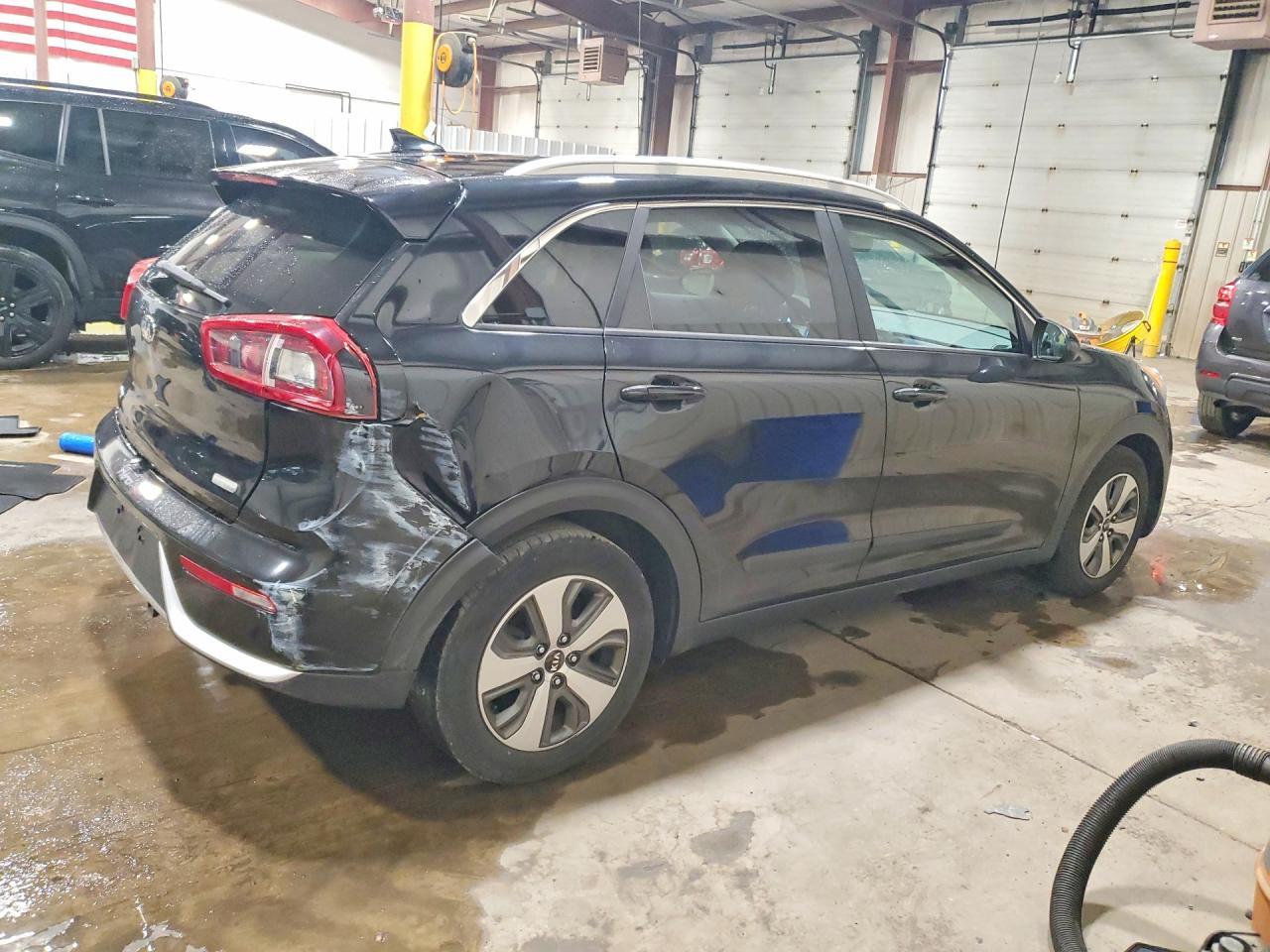 2017 Kia Niro Lx - Фото 3