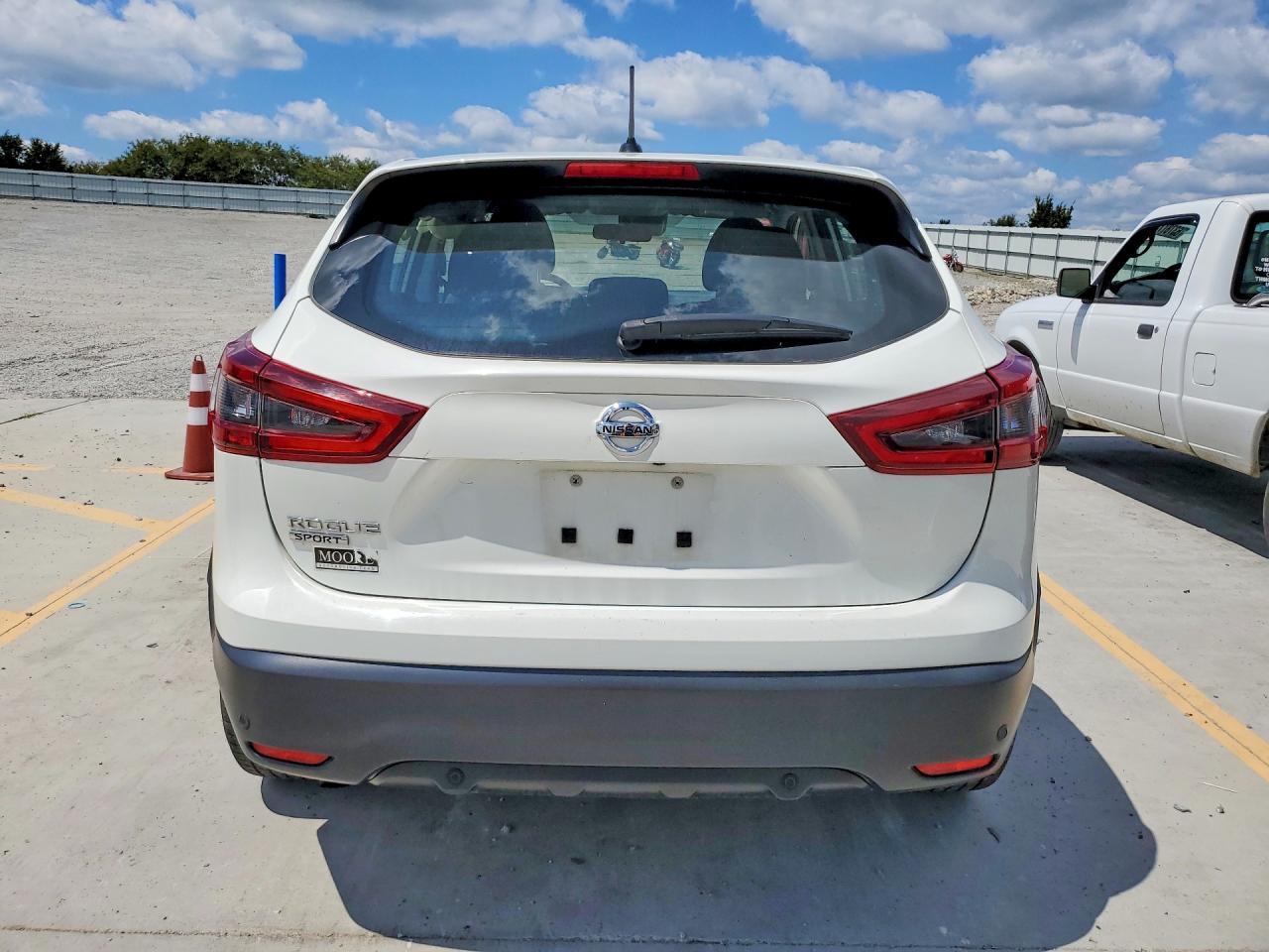 2021 Nissan Rogue Sport S - Фото 6